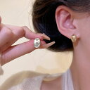 【50%OFFクーポンで,1145円】カシューナッツピアス ミニピアス レディース アクセサリー 丸み フォルム 上品 デザイン スタッドピアス 高級感 ワンポイントピアス miniministore 98BAOYU-001