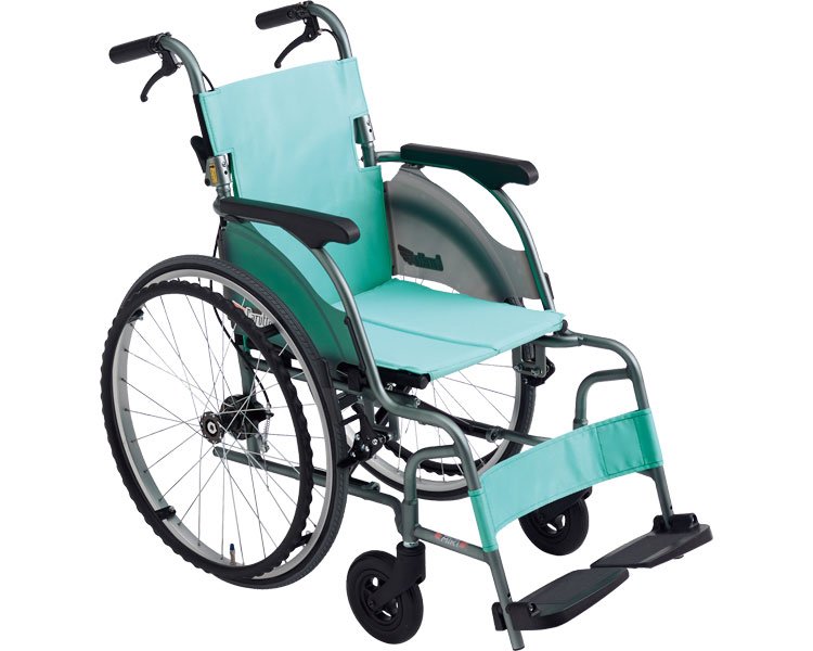 ●特徴 女性や力の弱い方に最適な、重さわずか9.4kgの超軽量のスタンダード車いす。 ●仕様 サイズ：全幅55×全長98×全高88cm 折りたたみサイズ：全幅32×全長93×全高70.5cm シート幅：40cm（座シート幅36cm） 前座高：43.5cm 後座高：41cm フットサポート・シート間距離：36±2cm アームサポート高：24.5cm シート奥行：38cm バックサポート高：40cm 車輪：6インチキャスタ 22インチ車輪 耐荷重：100kg