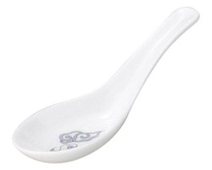 ・商品番号：s0044-0127 ・サイズ（約）：14cm ・商品画像の小物はイメージです。商品には含まれません。 【中華食器/レンゲ】【カラー：ホワイト系/グレー系】 11111111 「みんなの倉庫」ではプロの料理人向けに業務用食器を豊富に取り揃えております。 居酒屋、レストラン、カフェ、喫茶店、ラーメン店、中華料理店、焼肉店、割烹料理店、そば・うどん店、すし店、和食店、イタリア料理店等の飲食店や食堂、ホテルや旅館等の宿泊施設向けアイテムを美濃焼の産地より販売中。 見た事のある定番の食器はもちろん、最新のモダンでおしゃれな食器から、どこか懐かしいレトロスタイルな食器など種類を豊富に取り揃えていますので、お店の雰囲気に合わせて食器のチョイスが可能。 美濃焼をはじめ、有田焼や萬古焼、信楽焼も取り扱っています。 プロ仕様のおしゃれな食器をご家庭でもお楽しみください。 自宅で外食気分が味わえる本格的な食器はいかがですか？ 通常はカフェやレストラン等の飲食店やホテル、旅館で使用されるプロ向けの業務用食器です。 「おうちごはん」や「家飲み（宅飲み）」にもおすすめの食器も豊富に揃っていますのでこの機会に「おうち時間」をうつわと共にお楽しみください。