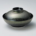 商品番号：s0014-0204 サイズ（約）：13.5×7.5cm 重量（約）：360g 商品画像の小物はイメージです。商品には含まれません。 【和食器/蓋向・円菓子碗】【カラー：ブラック系】 【和食器の蓋向・円菓子碗】 割烹料理や会席料理によく使われるうつわで、蓋物や煮物碗とも呼ばれます。 炊き合わせなどの煮物や蒸し物などにおすすめです。 会食・お食事会はもちろん、法事・法要にもおすすめの落ち着いた雰囲気の食器まで幅広く取り揃えていますので用途に合わせてお選びください。 「みんなの倉庫」ではプロの料理人向けに業務用食器を豊富に取り揃えております。 居酒屋、レストラン、カフェ、喫茶店、ラーメン店、中華料理店、焼肉店、割烹料理店、そば・うどん店、すし店、和食店、イタリア料理店等の飲食店や食堂、ホテルや旅館等の宿泊施設向けアイテムを美濃焼の産地より販売中。 見た事のある定番の食器はもちろん、最新のモダンでおしゃれな食器から、どこか懐かしいレトロスタイルな食器など種類を豊富に取り揃えていますので、お店の雰囲気に合わせて食器のチョイスが可能。 美濃焼をはじめ、有田焼や萬古焼、信楽焼も取り扱っています。 プロ仕様のおしゃれな食器をご家庭でもお楽しみください。 自宅で外食気分が味わえる本格的な食器はいかがですか？ 通常はカフェやレストラン等の飲食店やホテル、旅館で使用されるプロ向けの業務用食器です。 「おうちごはん」や「家飲み（宅飲み）」にもおすすめの食器も豊富に揃っていますのでこの機会に「おうち時間」をうつわと共にお楽しみください。