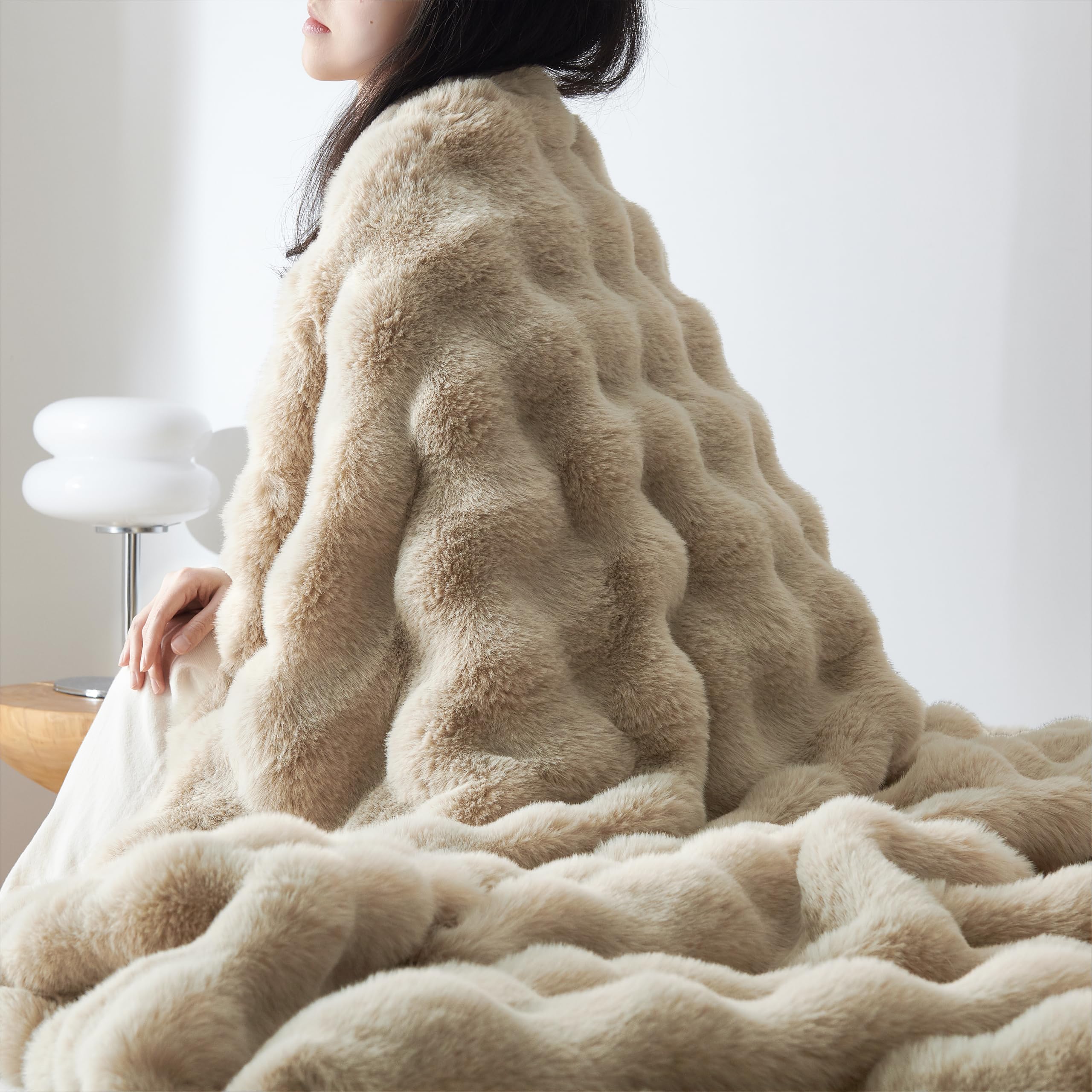 毛布 セミダブル 160×200cm 厚手 2枚合わせ ブランケット ふわとろ ラビットファー調 ボリューム感 洗濯可 静電気防止 秋冬用 ベージュ