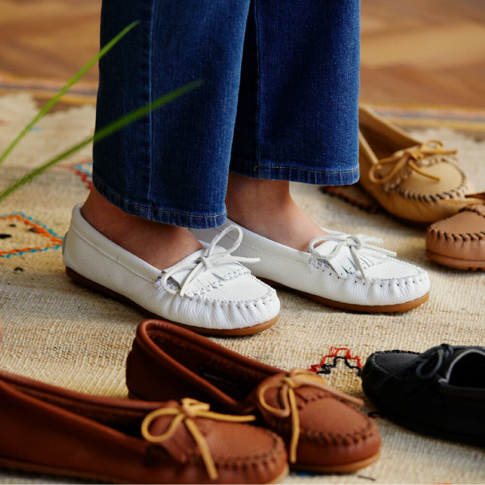 【ミネトンカ 公式】MINNETONKA レディース モカシン スリッポン ローファー シューズ 靴 女性 人気 シンプル フリンジ ペタンコ レザー シンプル 春 夏 秋 冬 プレゼント カジュアル DEER SKIN SOFTMOC