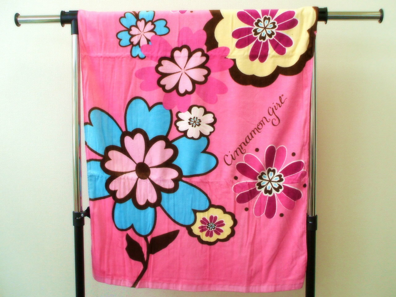 シナモンガール　バスタオル　ピンク・フラワー