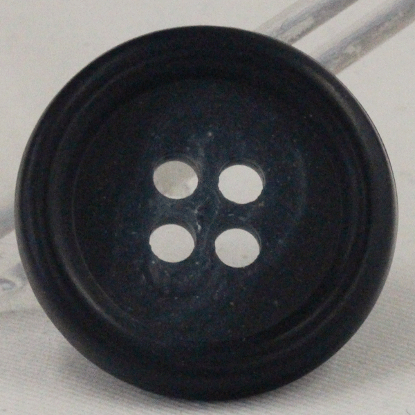 ボタン プラスチックボタン 1個入 紺 濃紺 ネイビー 水牛調 ボタン カラー サイズ豊富 11.5mm 13mm 15mm 18mm 20mm 23mm 25mm 29mm シャツやスーツ ートまで普段着におすすめです シャツ ブラウス ジャケット スーツ袖向 ボタン 手芸 通販 mint-mint-10014837 assure(アシュレ) サンプル画像3