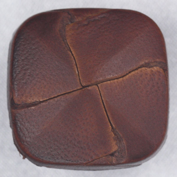 ボタン 本革レザーボタン 四角ボタン 裏足は金属タイプ サイズ豊富 ジャケット コート対応 うす茶 15mm..