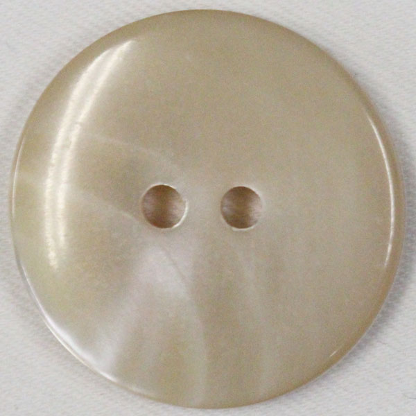 ボタン 中央が少し膨らんでいる二つ穴ボタン 通称 坊主型ボタン サイズ豊富な高瀬貝を使った天然貝釦ボタン 貝ボタン シェルボタン 高瀬貝 生成 13mm 1個入 手作り 手芸 釦付け替え に