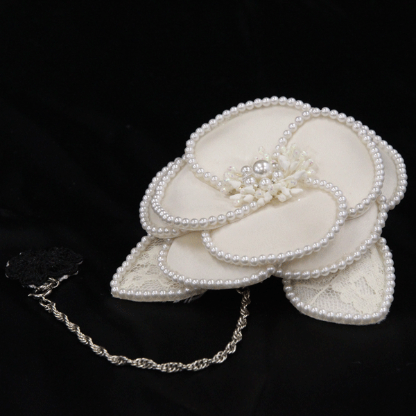 強力マグネットで穴をあけずに簡単につけられます日本製のワンランク上のコサージュ 結婚式 卒業式 入学式 パーティなどにおすすめのフォーマル用コサージュ