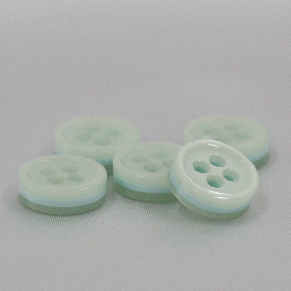 ボタン プラスチックボタン 白 ホワイトxうす青 ブルー 10mm 10個入 カラフルボタン シャツ ブラウス向 ボタン 手芸 通販