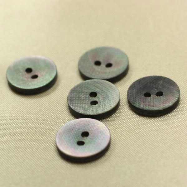 ボタン 貝ボタン シェルボタン 黒蝶貝 11.5mm 1個入 天然素材 ギザギザの小さな模様をいれました バックのワンポイントやアクセサリーにもお勧め ハンドメイド 手作り 手芸 釦付け替え に 1