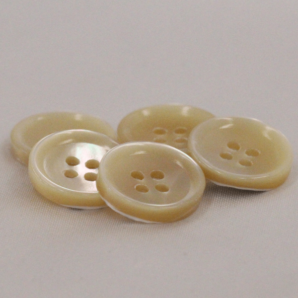ボタン 貝ボタン シェルボタン 高瀬貝 生成 15mm 表四つ穴 1個入 シャツやブラウスからジャケットスー..