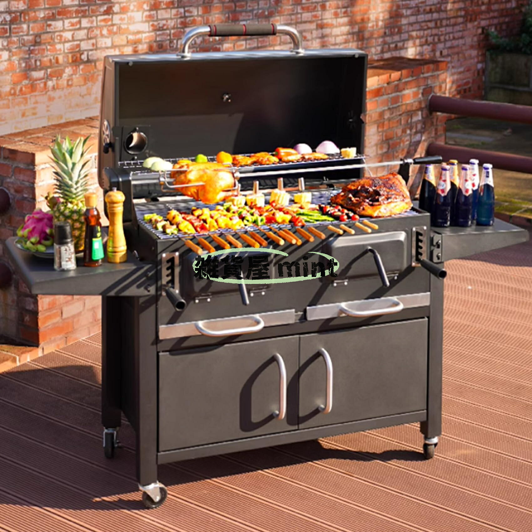 Rakuten - バーベキューコンロ bbq コンロ 焚き火台 大型 20人用 火力調節可能 折りたたみ式調味料棚板付き 温度表示付き 昇降式チャコールトレイ キャンプ 焼き台 ステンレス アウトドア 携帯用 蒸し焼き 燻製 バーベキューグリル 双室/炉全長88cm