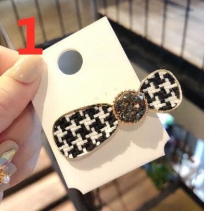 ヘアクリップ　千鳥模様サークルチャームリボンクリップ　プチプラ　かわいい　大人　お出かけ　アクセ　 20代 30代 40代 50代