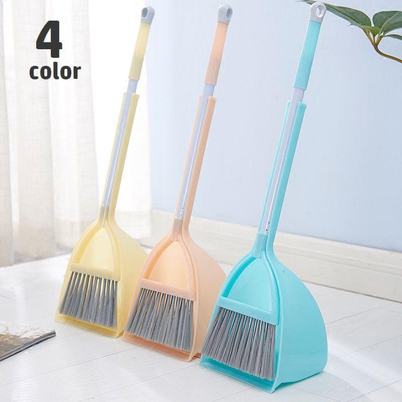 子供も使えるサイズ感のほうき・ちりとりの2点セットです。自立型で使用後はそのまま収納できる♪ブラシ部分は取り外し可能で、ハンディタイプとしても使用可能。机の上や窓の溝など、細かいところもサッとお掃除できちゃいます◎【サイズについて】画像をご...