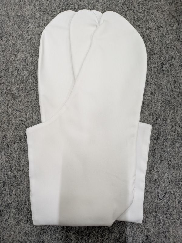 当日出荷可能　白ブロード足袋　たび　25　25.5　26　26.5　27　27.5　28　4枚こはぜ　阿波踊り足袋　阿波踊りたび　綿100％　（追跡可能メール便は　1回1枚まで）当日出荷可能　白ブロード足袋　たび　25　25.5　26　26.5　27　27.5　28　4枚こはぜ　阿波踊り足袋　阿波踊りたび　綿100％　（追跡可能メール便は　1回1枚まで）