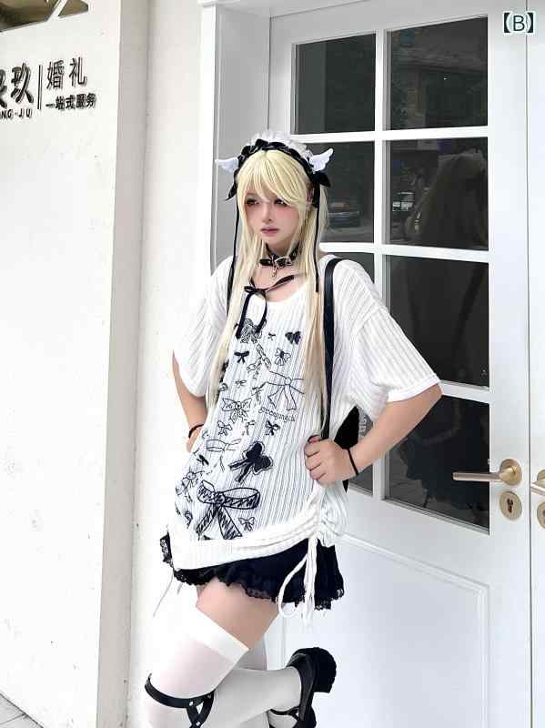 黒白コーデ 半袖Tシャツ リボン 巾着 薄手 デコルテライン イラスト ミニスカート ゆったり 大きいサイズ 魅力的 夏 クール シック モダン