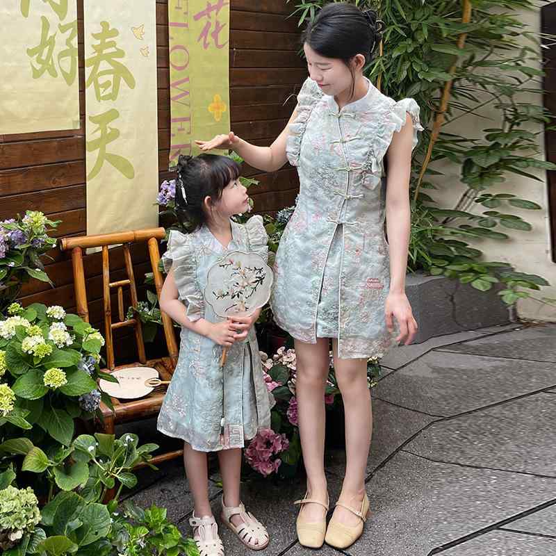 楽天カラフル365マーケット母娘 親子 ペアルック お揃い 夏 お祭り チャイナドレス 繊細 シフォン 刺繍 半袖 スカート 衣装 家族 豪華 ママ イベント 撮影 映え