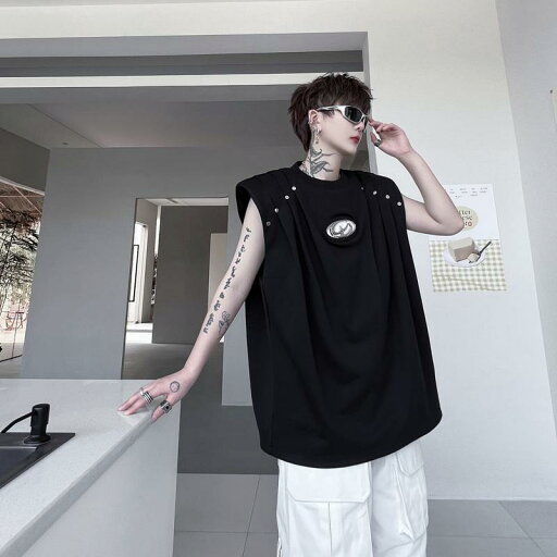 ノースリーブ 夏 着 メタルプリント プリーツ ベスト メンズ ショルダーパッド Tシャツ ラウンドネック ノースリーブ 夏 着 メタルプリント プリーツ ベスト メンズ ショルダーパッド Tシャツ ラウンドネック