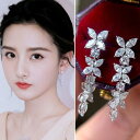 ピアス クローバー シルバー ギフト シンプル エレガント 花嫁 パーティー ウェディング レディース カジュアル おしゃれ
