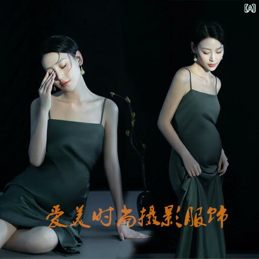 マタニティ おしゃれ 衣装 ダークグリーン キャミソールワンピース フォト スタジオ レトロ アート 写真 サテン スカート 妊婦 撮影 マタニティ おしゃれ 衣装 ダークグリーン キャミソールワンピース フォト スタジオ レトロ アート 写真 サテン スカート 妊婦 撮影