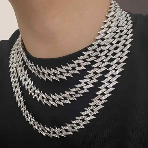 ネックレス キューバ チェーン アメリカ ヒップホップ ペッパー型 ドラゴン バックル 光沢 黒 メンズ アクセサリー ネックレス キューバ チェーン アメリカ ヒップホップ ペッパー型 ドラゴン バックル 光沢 黒 メンズ アクセサリー