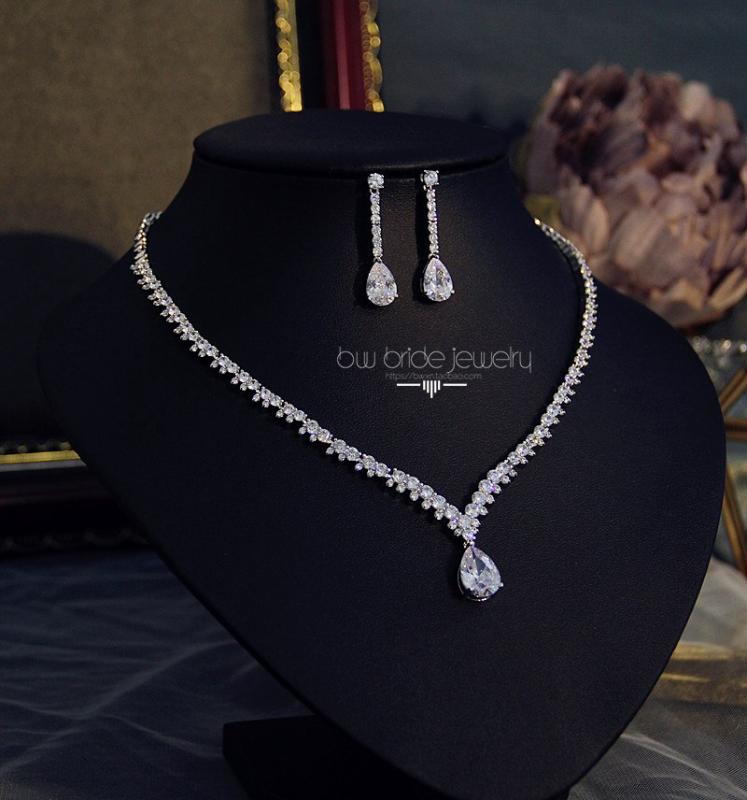 ネックレス イヤリング 2点 セット ピアス クラシック シンプル ブライダル ウェディング ドレスアップ イブニングドレス アクセサリー パーティー 雫