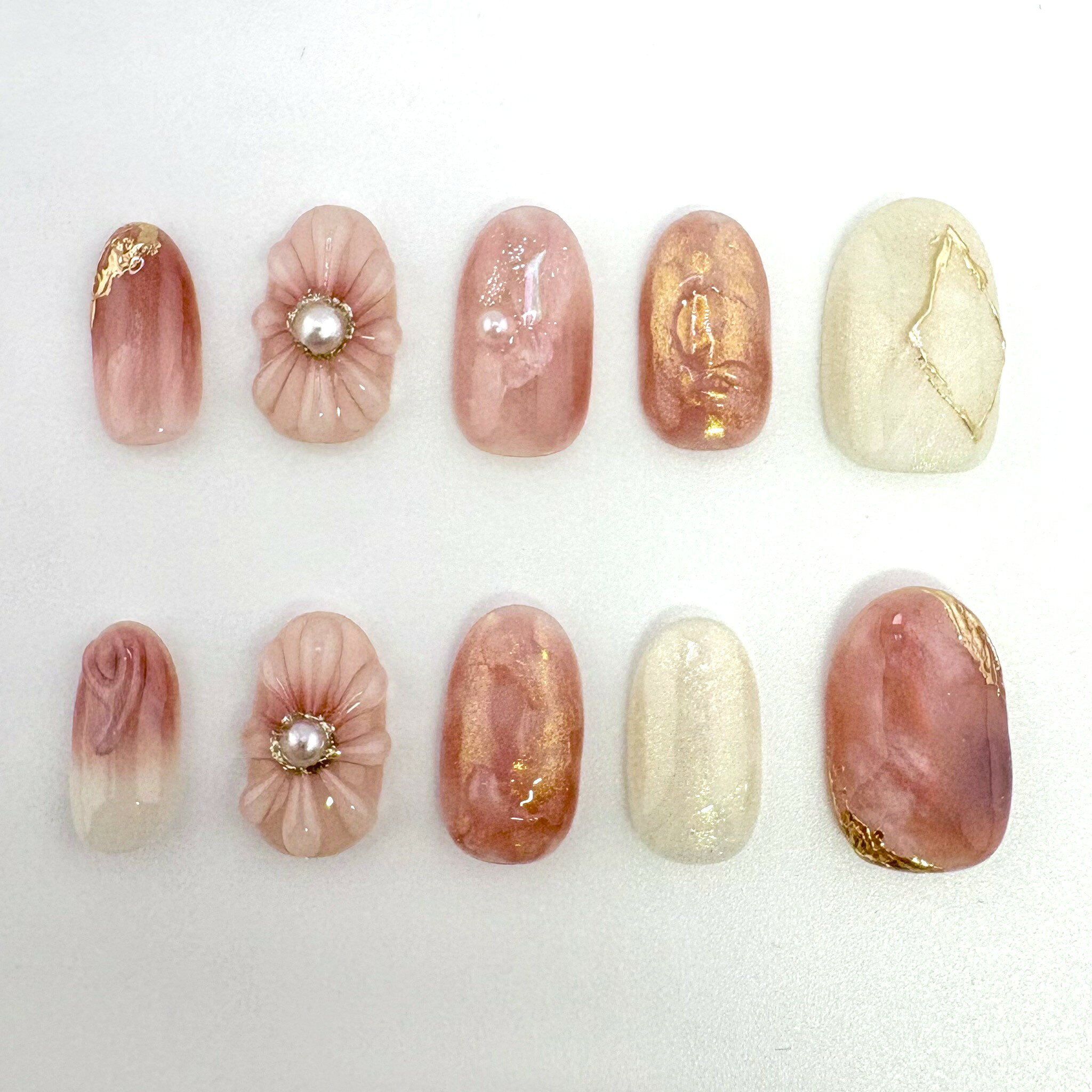 Rakuten - ネイルチップ　貼るだけ　接着シール付き　簡単　ショート　セルフネイル　かわいい　マグネットネイル　ワンホンネイル　大人ピンク　ラメ　ライン
