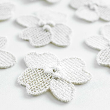 【20%OFF】刺繍小花モチーフ オリジナルコード刺繍 2個入 花びら リボン テープ リメイク 縁取り クラフト ハンドメイド カラフル お花 アジアン エスニック ヒッピー 手芸用品 ハンドメイド 手作り 染め キラキラ フリンジ ラメ入 手芸雑貨 リメイク ダンス 衣装