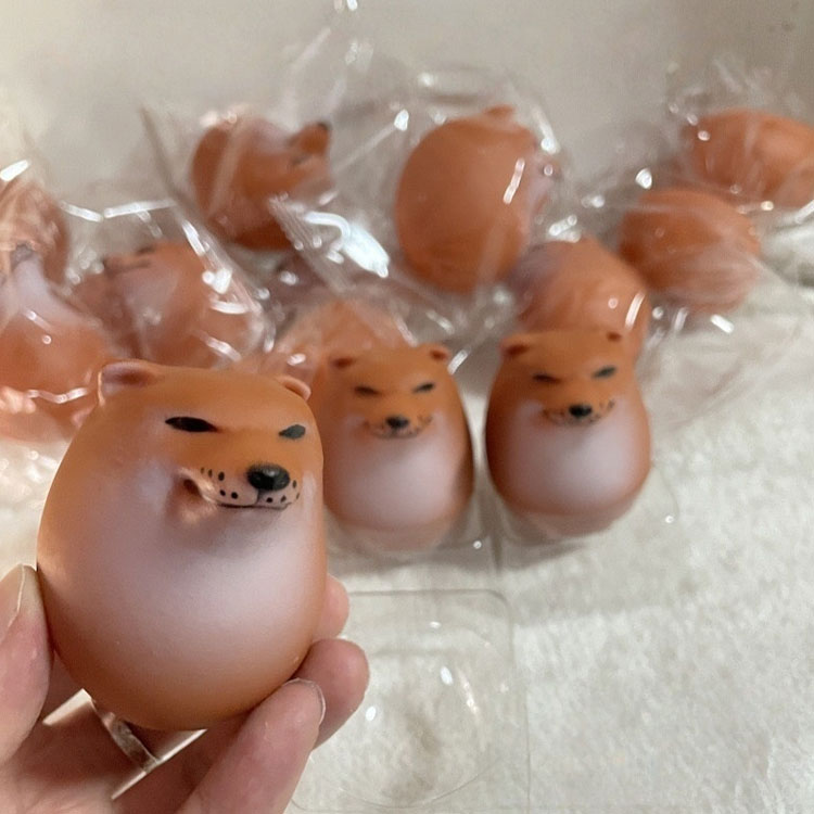 犬 ストレス解消 【4個入り】 卵 スクイーズおもちゃ 【4個入り】 柴犬 エッグドッ...
