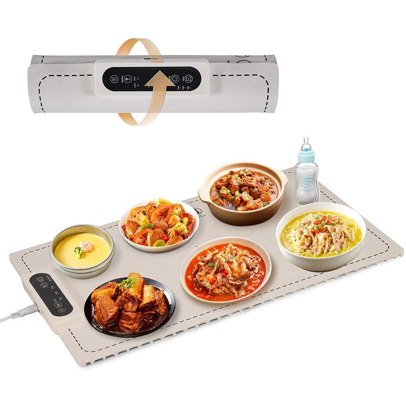 品名食品保温プレートサイズロングサイズ：長さ60cm 幅38cmショートサイズ:長さ38cm 幅38cm商品紹介【料理を温かいままキープする食品保温プレート】食卓に置くだけで料理を適温で保てる電気保温トレイです。温かい料理や飲み物の美味しさを長時間キープし、家族の食事やパーティー、おもてなしに最適です。【3段階温度調節・タイマー・チャイルドロック搭載】60℃・80℃・100℃の3段階温度設定に対応し、料理の種類に合わせて最適な温度を選べます。1時間・2時間・4時間のタイマー機能に加え、チャイルドロック付きで安心してご使用いただけます。【広範囲加熱で複数の料理を同時保温】広い加熱面を採用し、プレート全体を均一に加熱します。複数のお皿や鍋を同時に保温できるため、鍋料理やホームパーティーにも便利です。【シリコン製・防水防汚・お手入れ簡単】耐熱性に優れたシリコン素材を使用し、防水・防汚仕様で汚れてもサッと拭くだけ。滑り止め付きで安定感があり、毎日の使用にも安心です。【折りたたみ式でコンパクト収納】柔軟な折りたたみ設計により、使用後は丸めてコンパクトに収納できます。キッチンの隙間や引き出しにすっきり収まり、省スペースで保管可能です。【解凍・発酵にも使える多機能設計】食品の保温だけでなく、冷凍食品の解凍やパン生地の発酵にも対応。ステンレス、ガラス、陶器、耐熱プラスチックなど様々な容器で使用できます。ご注意商品の素材の特性上、強い力を加えたり無理に引っ張ったりすると破損する恐れがあります。ご使用の際はご注意ください。モニター環境や撮影時の光の加減により、実際の色味と多少異なって見える場合がございます。製造工程の都合上、サイズや縫製などに若干の個体差が生じる場合がございますが、品質には問題ございません。本来の用途以外でのご使用はお控えください。備考当店の商品は全て国内から配送されます。国内配送の商品は国内でのお買い物と同じく消費税が発生いたします。関税はかかりません。保障30日メーカー保証 お買い上げから30日、商品に不具合の場合無料交換をさせていただきます。人為的な汚損、破損などの二次販売に影響を及ぼす商品は返品/交換しかねます。関連キーワード食品保温プレート,電気保温トレイ,卓上保温プレート,フードウォーマー,保温プレート,ホットプレート,保温トレー,食品ウォーマー,食事保温,料理保温,卓上ウォーマー,電気保温マット,保温マット,ウォーミングトレイ,フードウォームプレート,卓上ヒーター,食卓保温,料理あたため,食べ物保温,温度キープ,料理冷めない,あたたかい食事,食卓家電,キッチン家電,折りたたみ式,コンパクト収納,省スペース収納,巻ける,持ち運び便利,軽量,シリコン製,耐熱シリコン,防水,防汚,汚れに強い,お手入れ簡単,拭くだけ簡単,滑り止め,安全設計,チャイルドロック,タイマー機能,自動オフ,3段階温度調節,温度調整,60度,80度,100度,保温,加熱,食品加熱,均一加熱,解凍,冷凍食品解凍,パン発酵,生地発酵,ヨーグルト発酵,鍋保温,スープ保温,おかず保温,ピザ保温,たこ焼き保温,おでん保温,鍋料理,焼肉,しゃぶしゃぶ,離乳食保温,ミルク保温,コーヒー保温,お茶保温,哺乳瓶保温,朝食,昼食,夕食,食卓,ダイニング,キッチン,リビング,家庭用,一人暮らし,二人暮らし,ファミリー,子育て家庭,高齢者,共働き家庭,ホームパーティー,誕生日会,クリスマスパーティー,忘年会,新年会,来客用,おもてなし,キャンプ,車中泊,アウトドア,冬用,寒さ対策,あったかグッズ,卓上家電,便利グッズ,時短家電,生活家電,日本対応,日本仕様,100V対応,プレゼント,ギフト,母の日,父の日,敬老の日,新生活,引っ越し祝い,結婚祝い,実用的ギフト,人気,おすすめ,口コミ,多機能,安全,省エネ,節電,便利,おしゃれ,かわいい,シンプルデザイン関連商品はこちら【期間限定 P5+最大2000円OFF】ワンタッ...【期間限定 P5+最大2000円OFF】浴室クリ...