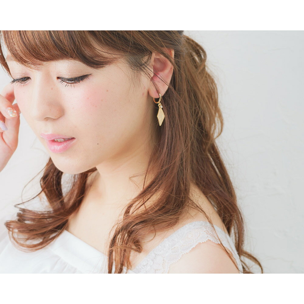 MIRROR accessoryの【2BUY 10%OFF！】リーフ イヤリング アートリーフイヤリング ゴールド シルバー｜アングル3