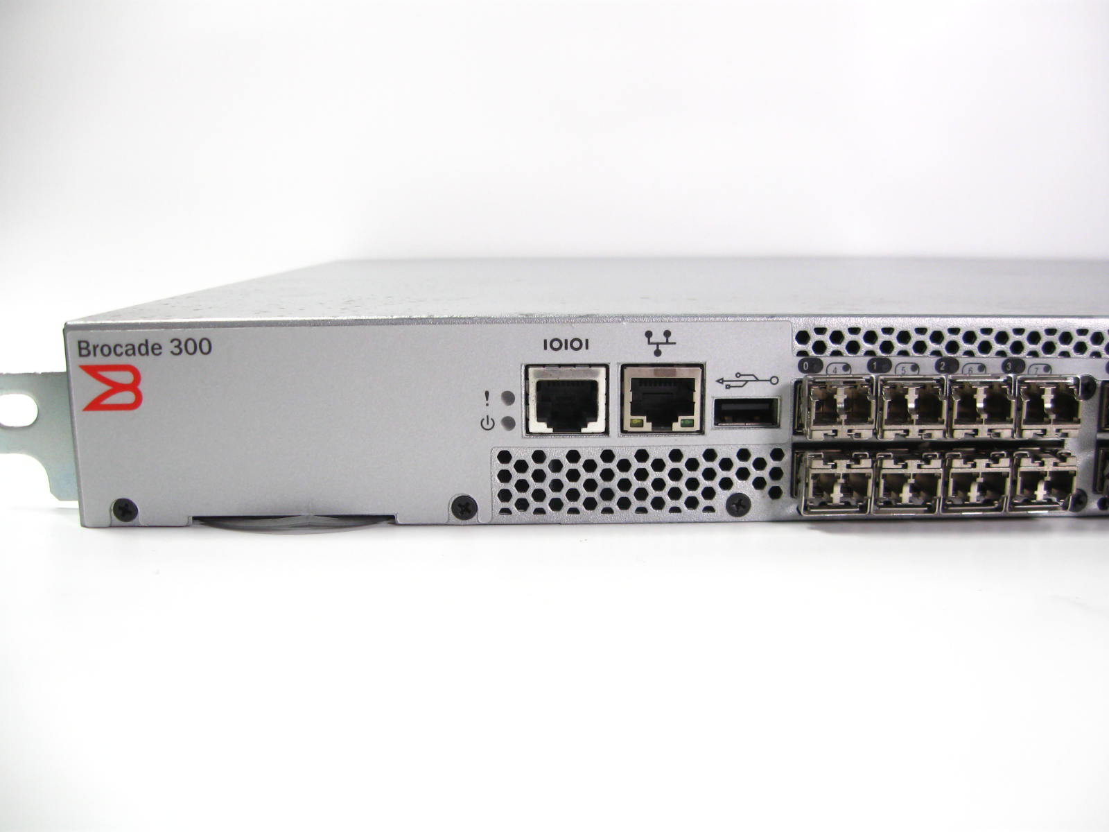 【中古】▽Brocade 300 8G 24ポート SAN FC SWITCH ファイバチャネルスイッチ 中古 ブロケード 7045950 Oracle