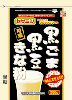 「黒ごま黒豆きなこ粒 200g」は、きなこをはじめ、丹波の黒豆、セサミン含有の黒ゴマ、カルシウム、発芽黒米、豆乳と6種をブレンドした製品です。牛乳に混ぜるだけで、美味しくお召し上がりいただけます。ほんのりと甘く、とけやすい粉末タイプ。毎日の健康維持などにお役立てください。甘味料、着色料不使用。【広告文責】株式会社ミサワ薬局 TEL：03-6662-6650【メーカー、製造元、輸入元、販売元】山本漢方製薬株式会社【商品区分】健康食品【ご注文前に確認ください】ご注文数量を多くいただいた場合、複数梱包となることがございます。その場合の送料は【送料単価×梱包数】を頂戴しております。また、「発送目安：約3-5営業日」とご案内しておりますが、こちらより遅れることがございます。予めご了承くださいませ。※税込5,500円以上ご購入いただいた場合の送料無料サービスは1梱包のみです。複数梱包になってしまう場合、数量に応じ送料を頂戴します。