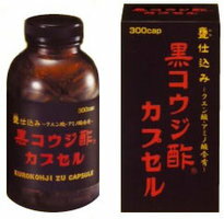 【成分】 黒酢粉末、果汁粉末、黒糖、被包材（ゼラチン） 【コウジ黒酢カプセルのお召し上がり方】 1日8〜12カプセルを水と一緒にお召し上がりください。 【広告文責】株式会社ミサワ薬局 TEL：03-6662-6650【メーカー、製造元、輸入元、販売元】株式会社サンヘルス【商品区分】健康食品【ご注文前に確認ください】ご注文数量を多くいただいた場合、複数梱包となることがございます。その場合の送料は【送料単価×梱包数】を頂戴しております。また、「発送目安：約3-5営業日」とご案内しておりますが、こちらより遅れることがございます。予めご了承くださいませ。※税込5,500円以上ご購入いただいた場合の送料無料サービスは1梱包のみです。複数梱包になってしまう場合、数量に応じ送料を頂戴します。