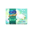 商品説明 「シルコット やわらかリッチ仕立て 66枚」は、保湿成分配合で、ふわっとしっとり、お肌にやさしいコットンです。コットンで中綿をくるっと包み込んでいるので、毛羽立ちや型崩れがありません。含ませた化粧水が中綿に残りにくいので、化粧水をしっかりお肌に戻すことが可能です。肌にセンイを残さないのでパッティングに適しています。角がお肌に当たらないよう、ラウンドカットした大きめサイズ。 使用上の注意 化粧用途以外にはご使用にならないでください。 お肌に合わない時は、ご使用をおやめください。 開封後はフタをして、埃やゴミなどが入らないよう清潔に保管してください。 素材 表面材：コットン、外装材：紙 原産国 日本 お問い合わせ先 ユニ・チャーム株式会社 お客様相談センター フリーダイヤル：0120-573-001 受付時間：月-金曜日(祝日除く)9：30-17：00【広告文責】株式会社ミサワ薬局 TEL：03-6662-6650【メーカー、製造元、輸入元、販売元】ユニチャーム【商品区分】化粧品/日本製【ご注文前に確認ください】ご注文数量を多くいただいた場合、複数梱包となることがございます。その場合の送料は【送料単価×梱包数】を頂戴しております。また、「発送目安：約3-5営業日」とご案内しておりますが、こちらより遅れることがございます。予めご了承くださいませ。※税込5,500円以上ご購入いただいた場合の送料無料サービスは1梱包のみです。複数梱包になってしまう場合、数量に応じ送料を頂戴します。