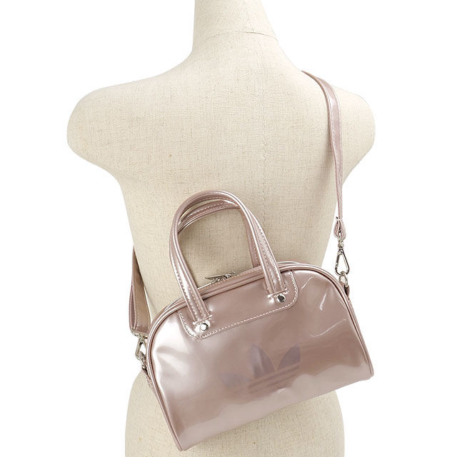 Rakuten - アディダス オリジナルス adidas Originals アディカラー ミニ ボウリング バッグ [MBH67/KQ9065 FW26] ADICOLOR MINI BOWLING BAG メンズ・レディース 鞄 バッグ ハンドバッグ ミニバッグ レトロ 通勤 通学 おしゃれ ベイパーグレーメタリック 正規取扱店