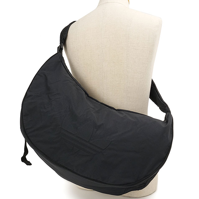 アディダス オリジナルス adidas Originals エブリデイ アイコンズ クロスボディバッグ ハーフムーン  EVERYDAY ICONS CROSSBODY BAG HALF MOON メンズ・レディース ハーフムーンショルダーバッグ 軽量 コンパクト おしゃれ 黒 ブラック 正規取扱店
