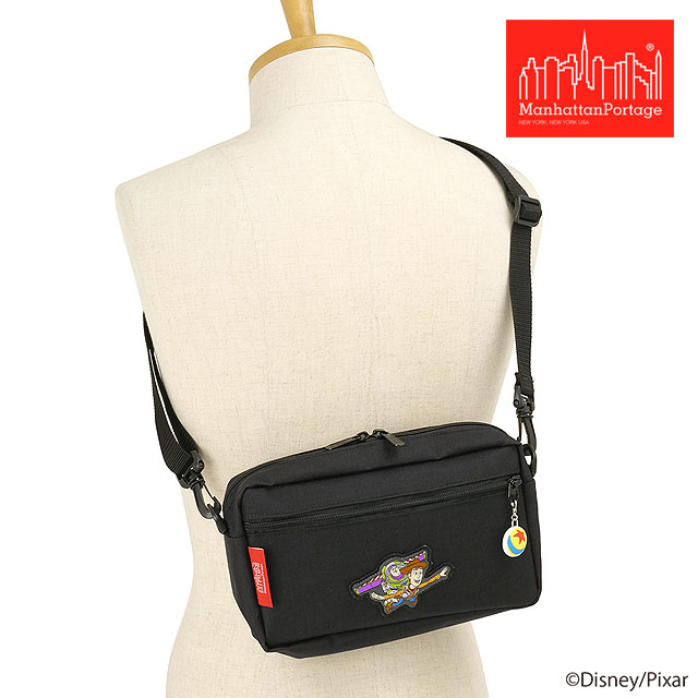 乐天商城 - 【4/25限定 最大P37倍】マンハッタンポーテージ Manhattan Portage ジョガーバッグ トイ・ストーリー [MP1404L2TOY SS26] JOGGER (L) JPN VER 2 | TOY STORY メンズ・レディース ユニセックス 鞄 ショルダーバッグ 黒 Black 正規取扱店