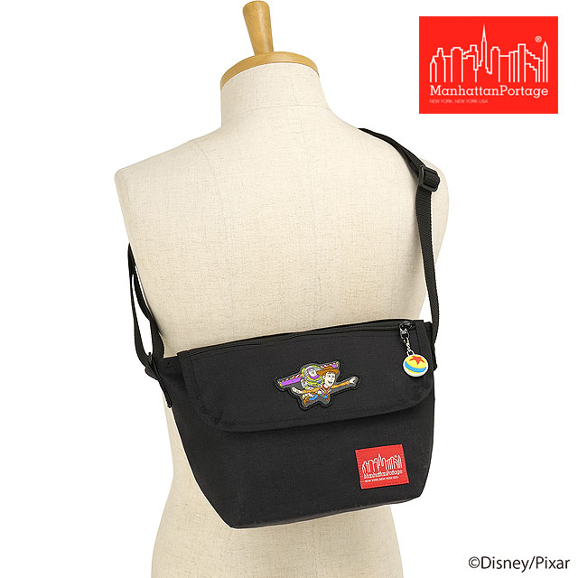 乐天商城 - マンハッタンポーテージ Manhattan Portage ナイロンメッセンジャーバッグ トイ・ストーリー ウッディ バズ・ライトイヤー [MP1603FZPMGNTTOYWBZ SS26] NYLON MESSENGER BAG (XXS) | TOY STORY WOODY-BUZZ LIGHTYEAR メンズ・レディース ショルダーバッグ Black 正規取扱店
