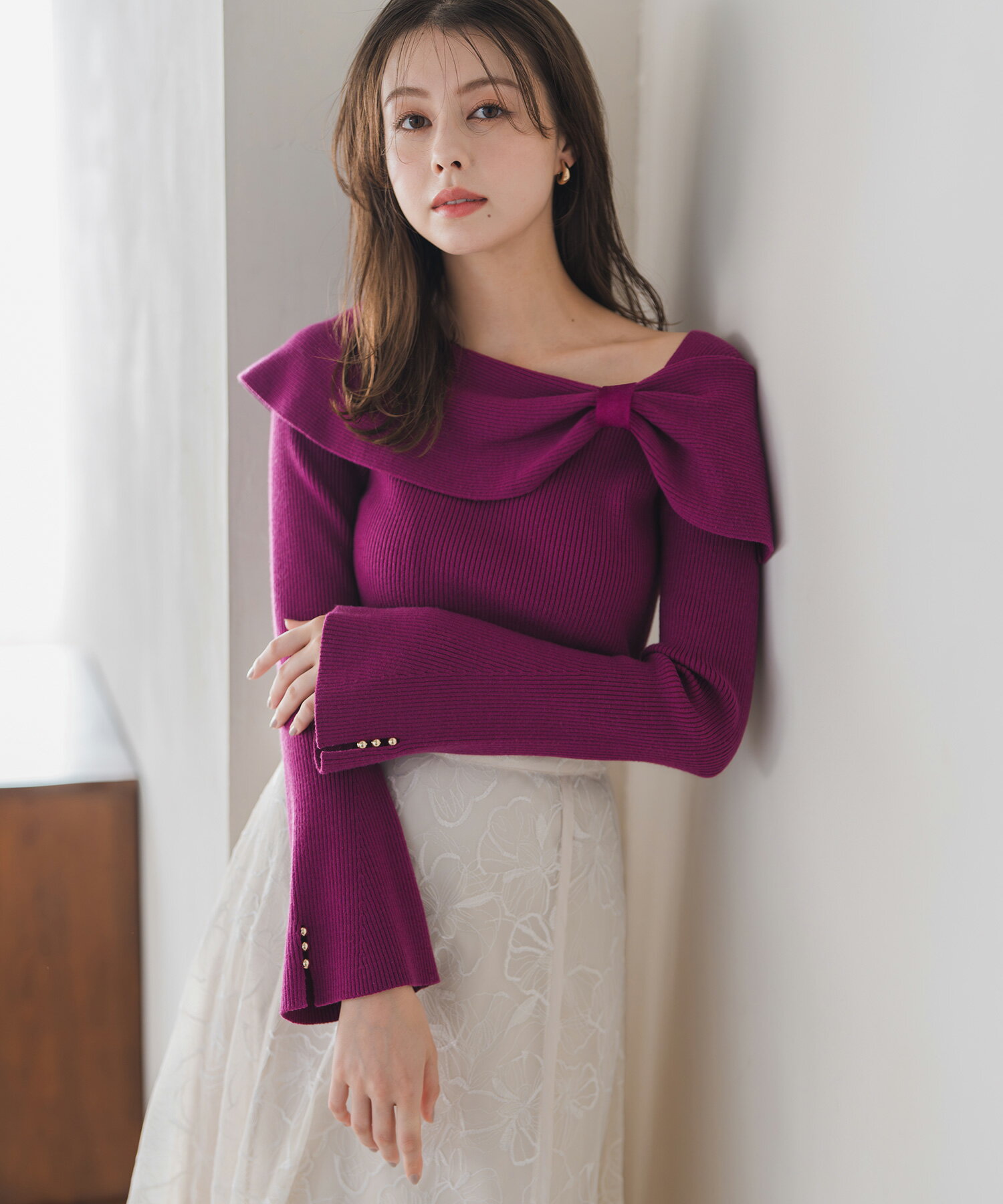 【2025秋冬アイテム】アシメリボン2wayフレア袖ニット/MM548306 ミッシュマッシュ 2way 長袖 着回し 秋冬 細見え 華やか デートのサムネイル