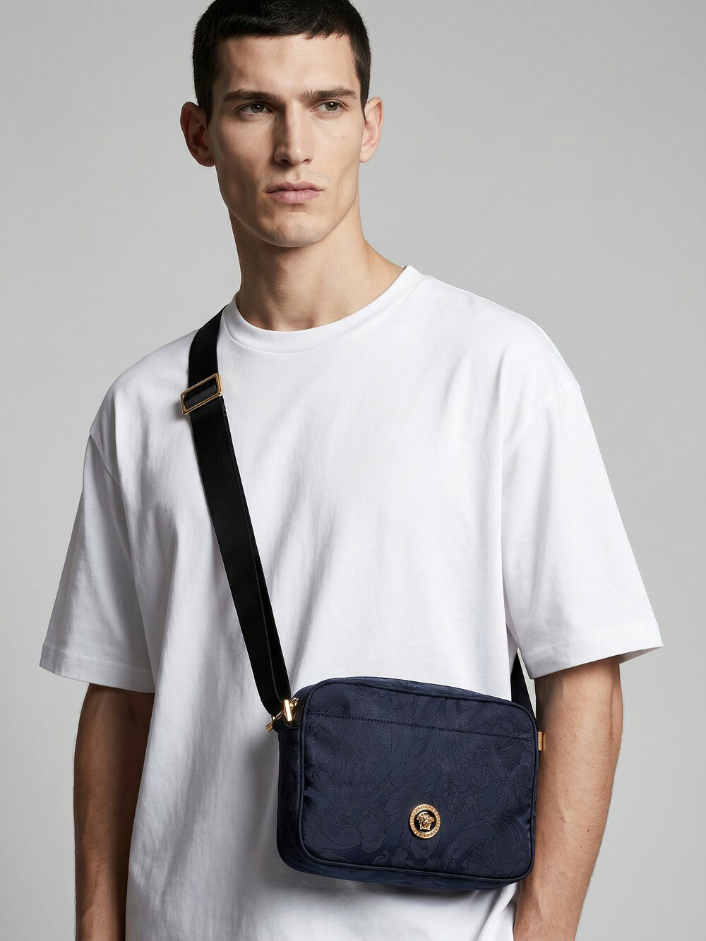 VERSACE ネイビーパーティーバッグ ネイビー（紺）系 VERSACE(ヴェルサーチェ) バッグ・カバン(メンズ