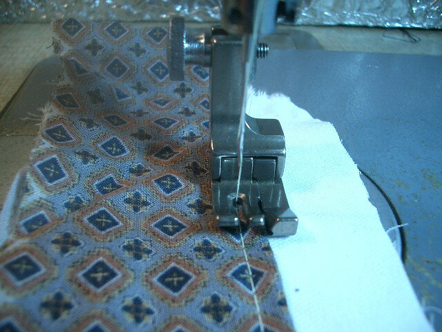 工・職・本縫い一本針ミシン用 スイセイ 右下がり段付押さえ金E型CR3/16E 4.8mm上がり ニット・薄物専用 縫いテスト済み特薦中古特価市