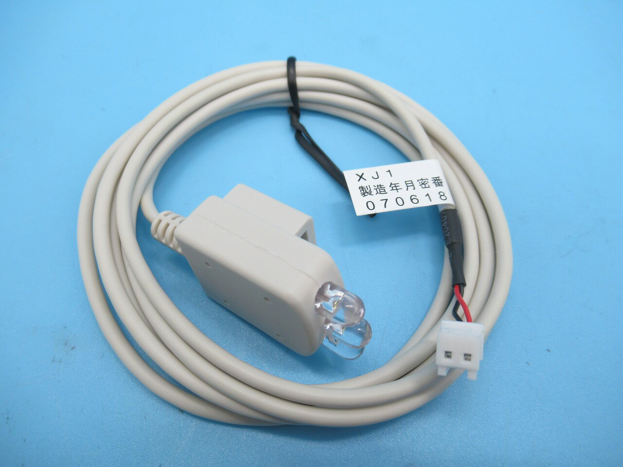 【純正新品】　パーツ番号：XJ1 です。