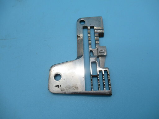 【中古品】純正品ペガサス 代表機種L32-86シリーズ 針板(5x5) パーツ番号:204528 【中古品】純正品ペガサス 代表機種L32-86シリーズ 針板(5x5) パーツ番号:204528