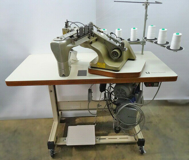 【中古】 ユニオンスペシャル UNION SPECIALUSA アメリカ製4本針フラットシーマー 36200AAZ 200Vサーボモーター・エアー式チェーンカッター装備 押さえ上げ装置 脚・卓セット要コンプレッサー 別お見積りとなります。