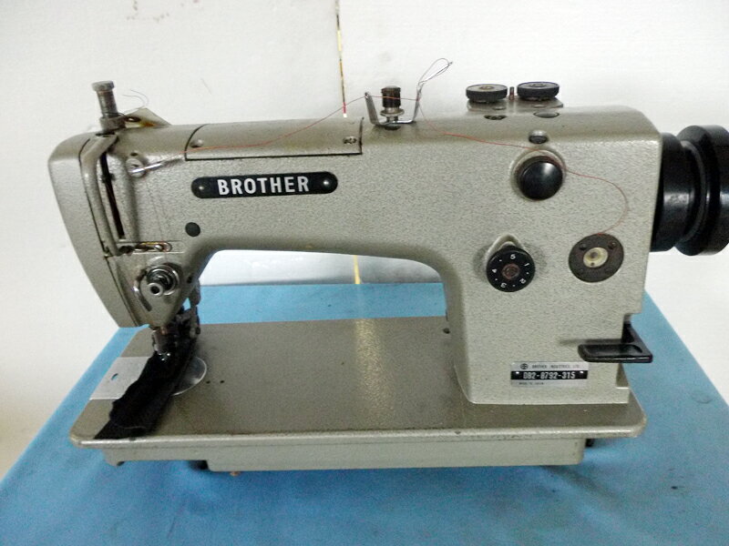 【中古】 ブラザー　上下差動送りミシン　DB2-B792-315 頭部のみ