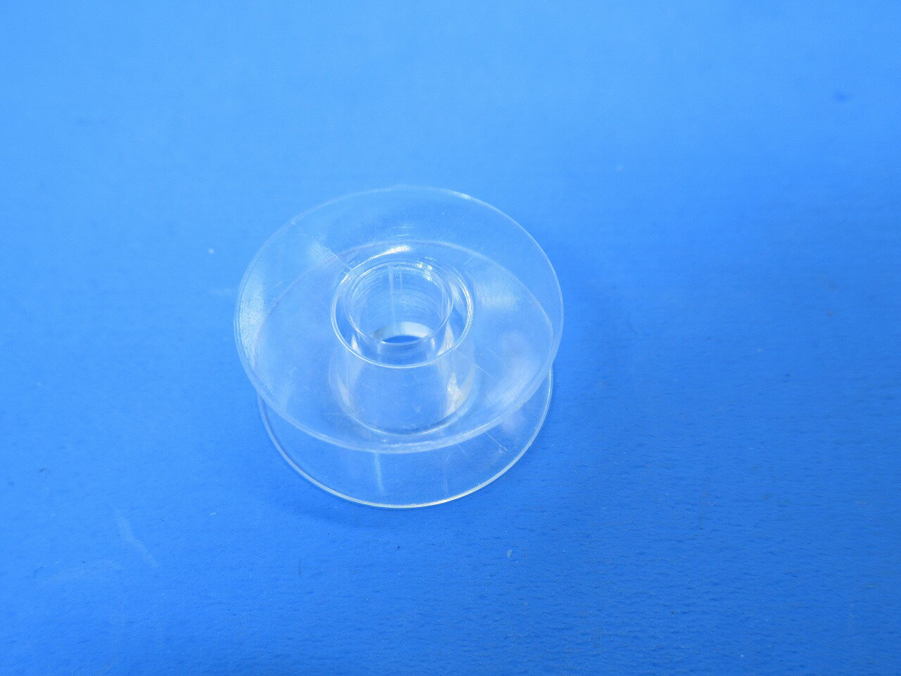 ブラザー　家庭用 プラスチック 純正ボビン　サイズは直径約21mm*内径約6mm*高さ9mm