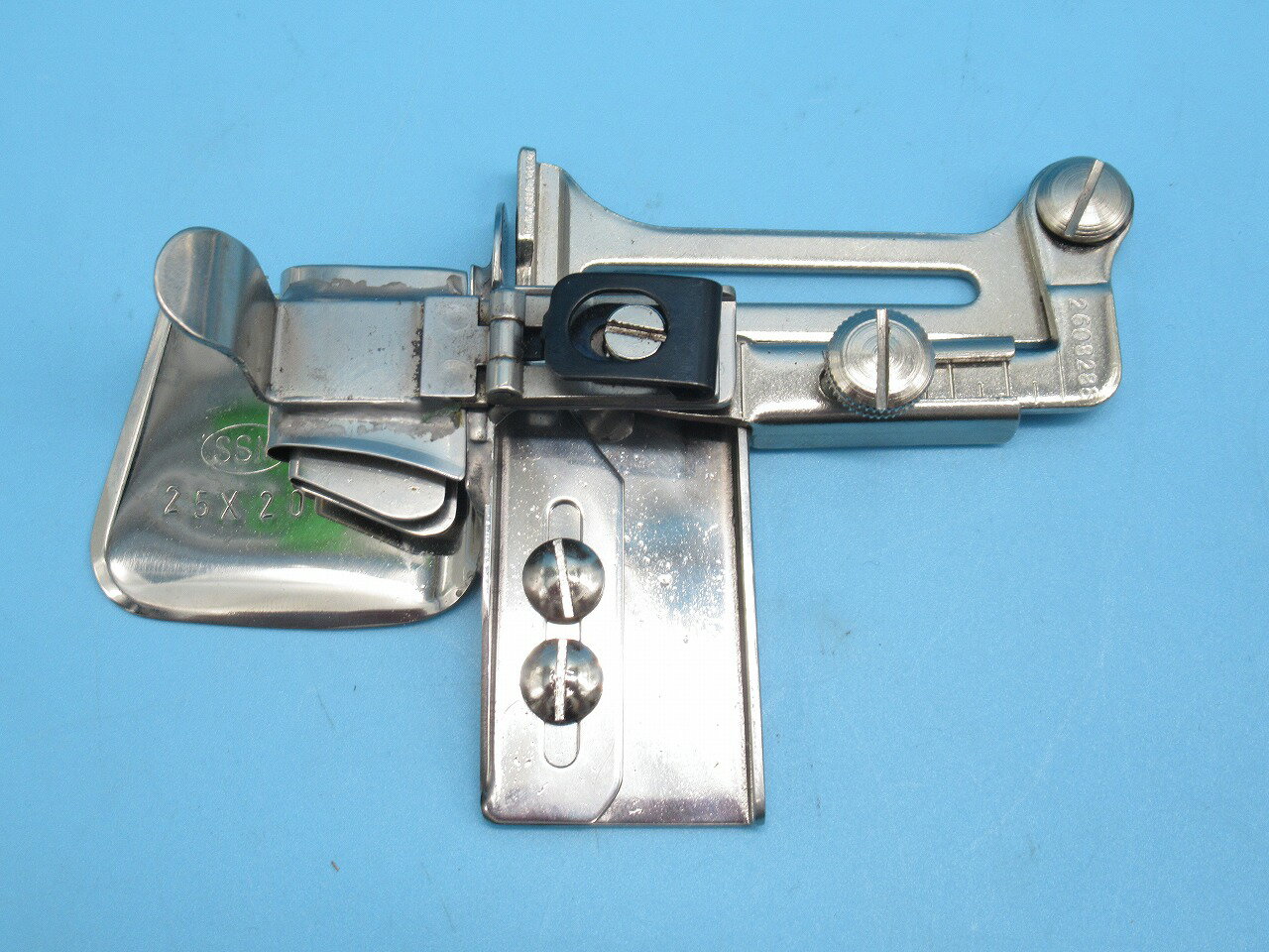 1本針本縫いミシン用、ゴム入れ三巻ラッパSSM-81型 サイズをお選びください。