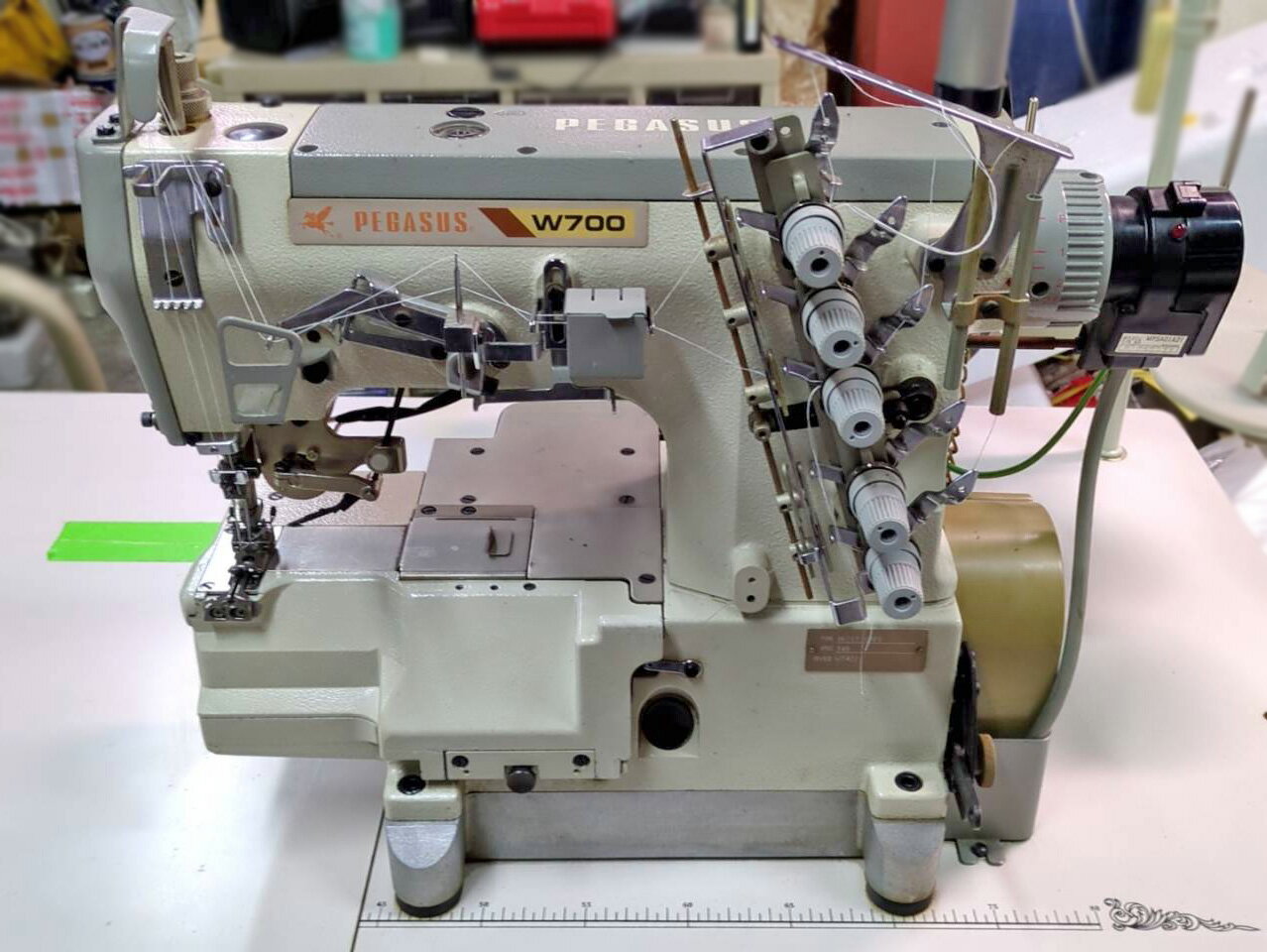 【中古】ペガサスW762-03FB 248 UT427 2本針 扁平縫いつぶしゲージ付き、自動糸切装置機能付き 2本針 針幅4.8mm仕様 電源200v仕様 ミ...