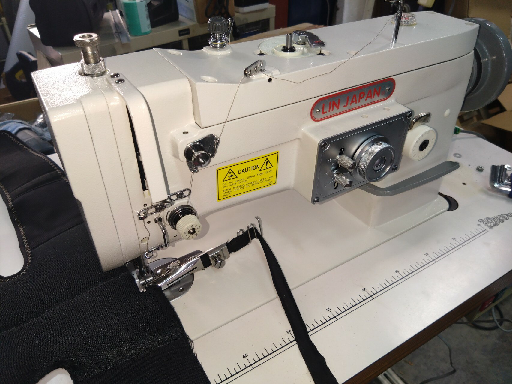 1本針本縫い上下送り2点千鳥ミシン モデルNO SSM-CW-1205 型 頭部のみ 「テーブル・脚・モーター別お見積もりとなります。」最大ふり幅10mm 必...