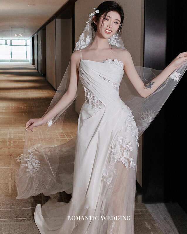 MISS-Rのウエディングドレス 花嫁 ブライダル ロングドレス 二次会 結婚式 前撮り スレンダードレス 海外挙式 フォトウェディング カットアウトサイド オフホワイト キャミソールドレス 透視チュール フォーマルドレス イブニングドレス 挙式 写真 イベント用ウエディング｜アングル2